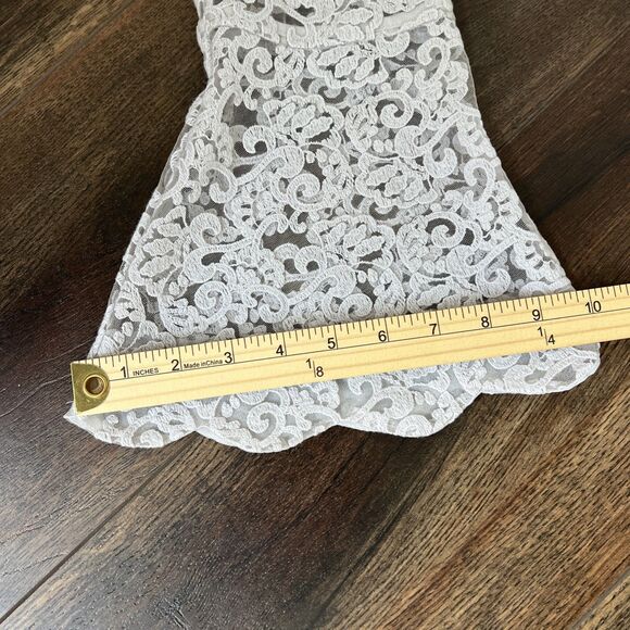 Lauren Conrad Runway Cropped Light Grey Lace Blouse Size XL Bell Sleeve Boho - Picture 10 of 11
